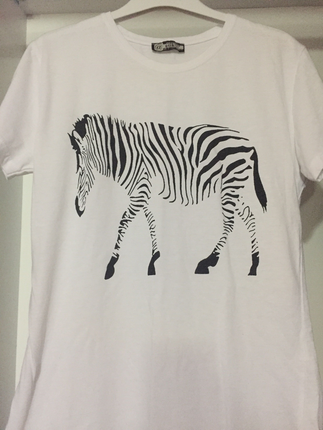 Beyaz zebra desenli t-shirt