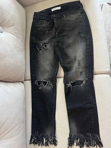 Zara yırtık jean
