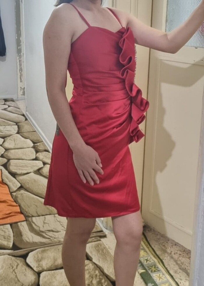 Kırmızı Askılı ve Taşlı Abiye - Görsel 2