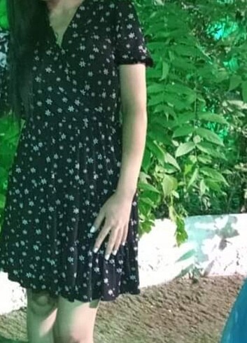 Siyah beyaz çiçek desenli elbise  - Görsel 3