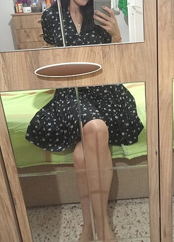 Siyah beyaz çiçek desenli elbise  - Görsel 2