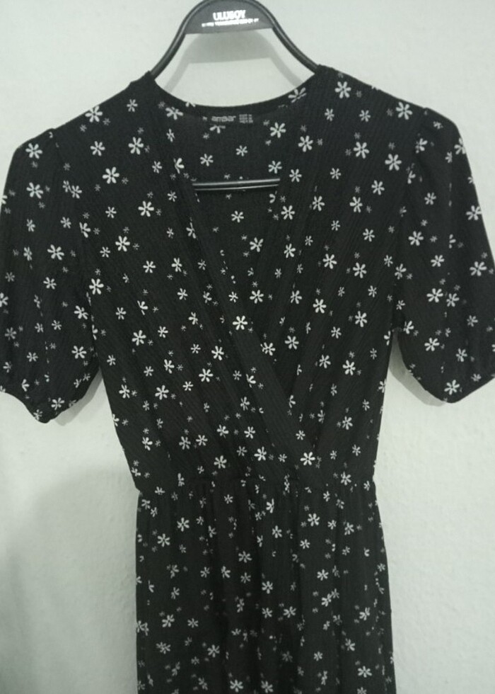 Siyah beyaz çiçek desenli elbise  - Görsel 4