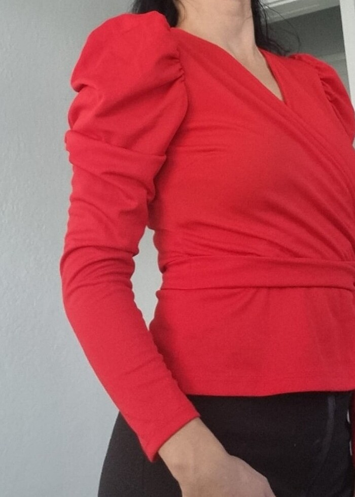 Belden Kuşaklı Omuz Detay Scuba Bluz  - Görsel 3