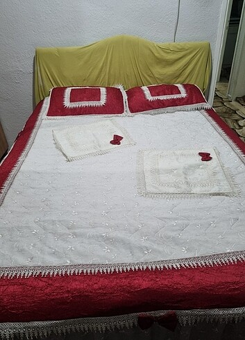 Yatak örtüsü takımı