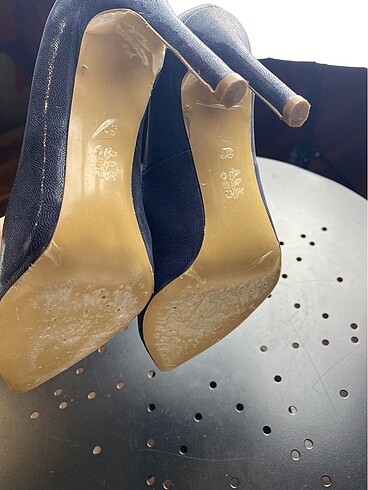 37 Beden Sentini deri stiletto