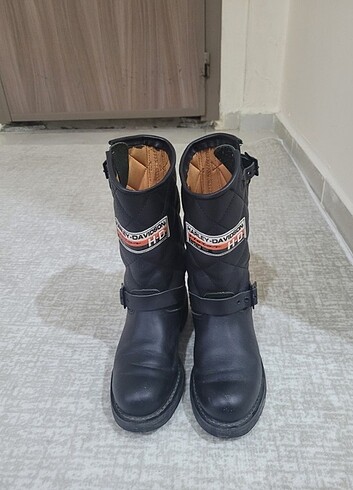 Harley davidson kadın bot