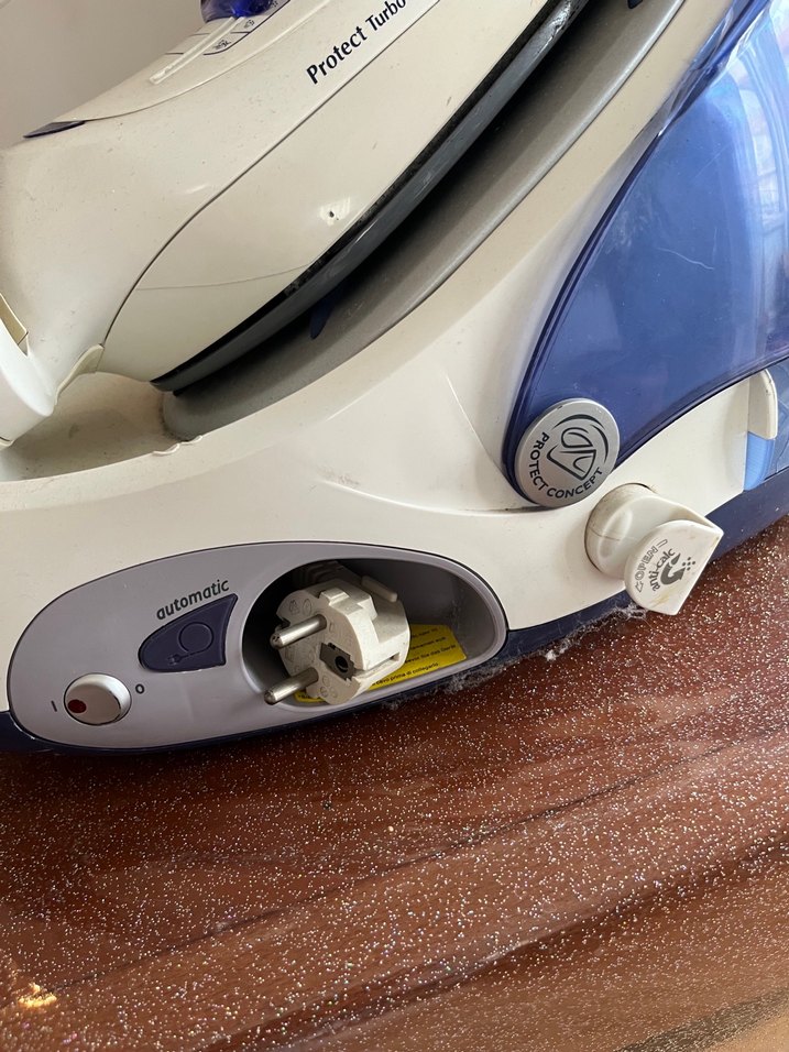 Tefal Buhar Kazanlı Ütü - Görsel 3