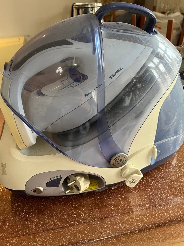 Tefal Buhar Kazanlı Ütü - Görsel 2