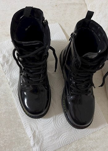 Çocuk Kızlar Parlak SiyahBot - Görsel 3