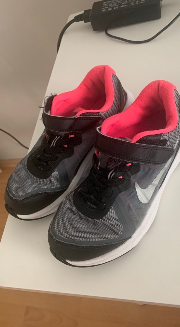 Kız Çocuk Gri Bağcıklı ve Cırt Cırtlı Spor Ayakkabı - Görsel 3