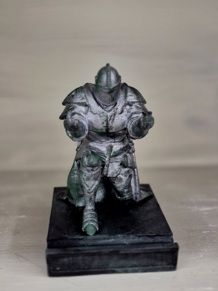 Koyu Gri Zırhlı şövalyeFigürü kalem telefon yüzük kolye tutacağı - Görsel 3