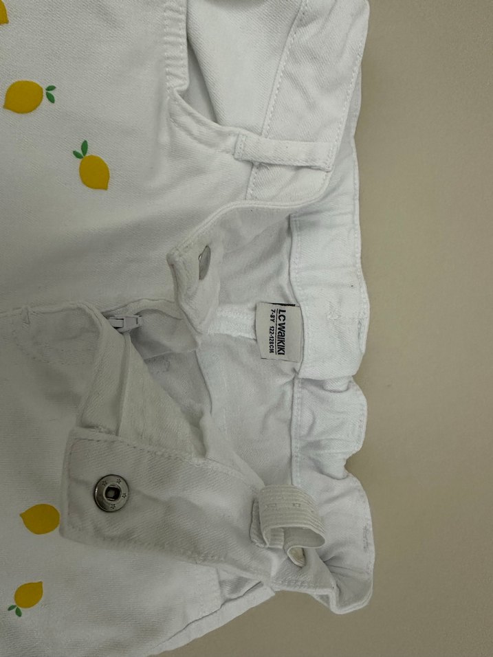 Beyaz Limon Baskılı Düğmeli LCW marka Kız çocuk Şortu - Görsel 2