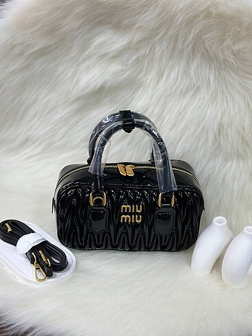 Miu Miu Miu Miu Çanta