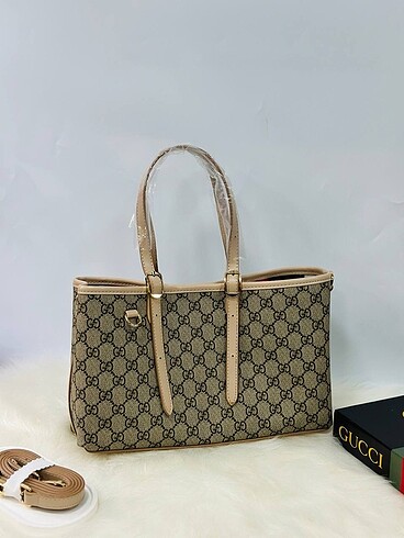 Diğer Gucci GG Emblem Medium Tote Bag