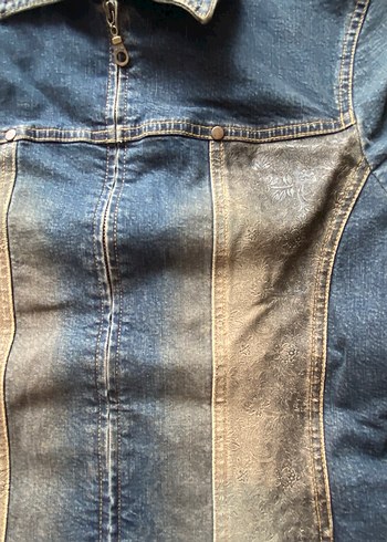 Kadın Denim Düğmeli İşlemeli Kot Ceket - Görsel 3