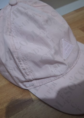 LC Waikiki Pastel Pembe Monogramli Sapka Siklik Ve Rahatlik Bir Arada