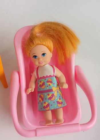 Beden Pembe Elbiseli Barbie Bebek ve Oyuncak Bebek