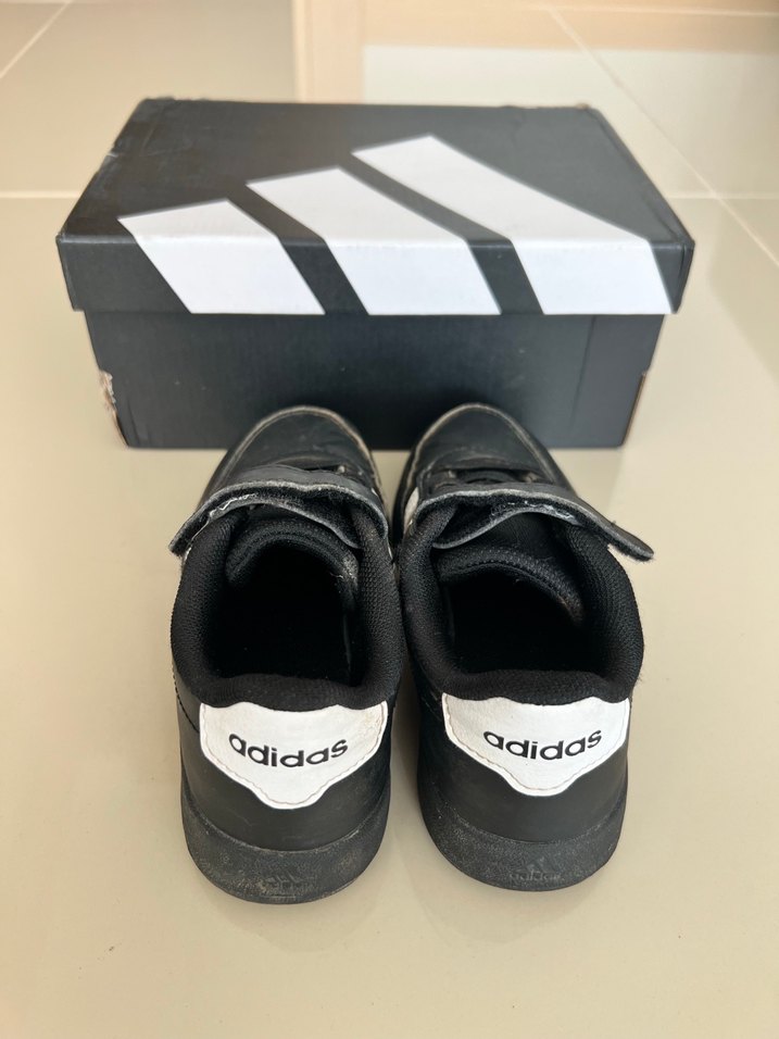 Adidas çocuk ayakkabısı - Görsel 3