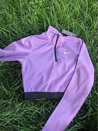 Nike spor üstü