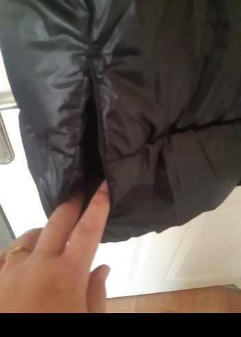 Siyah Kapüşonlu sisme Kemerli Kadın Yelek - Görsel 6