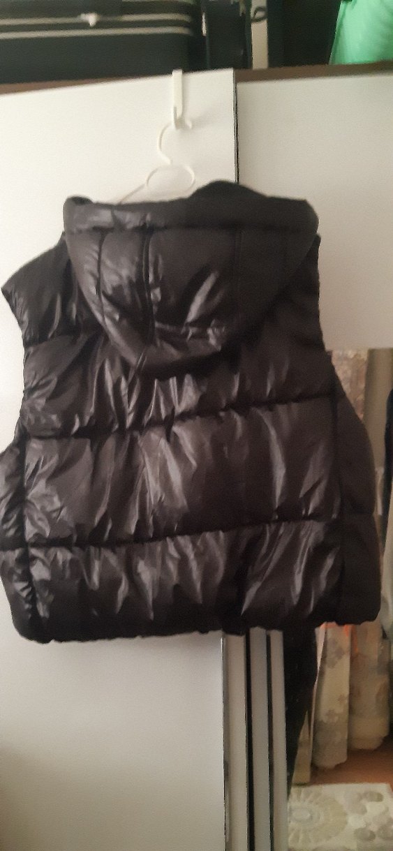 Siyah Kapüşonlu sisme Kemerli Kadın Yelek - Görsel 2