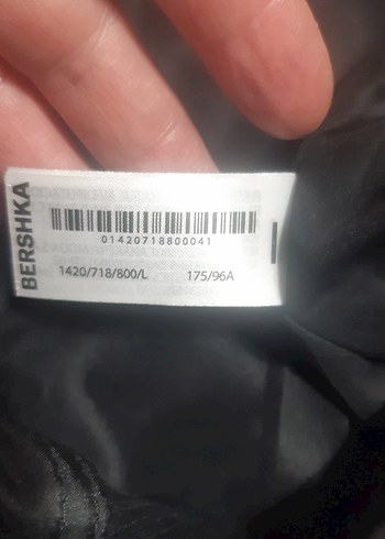Kadın Bershka magazadan alindi 5 ay oldu  Siyah Deri Goth Ceket - Görsel 4