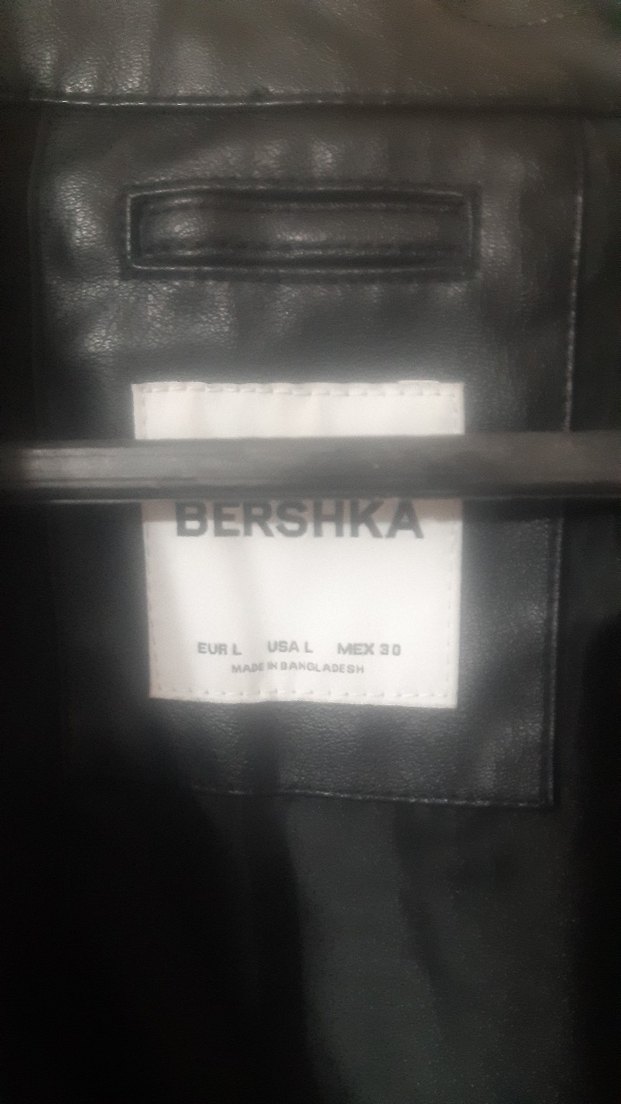Kadın Bershka magazadan alindi 5 ay oldu  Siyah Deri Goth Ceket - Görsel 3