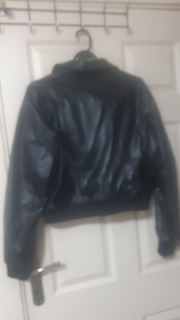 Kadın Bershka magazadan alindi 5 ay oldu  Siyah Deri Goth Ceket - Görsel 2