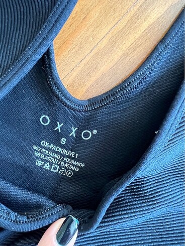 s Beden Oxxo siyah likralı bluz