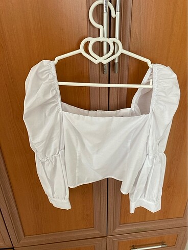 CROP BEYAZ BLUZ