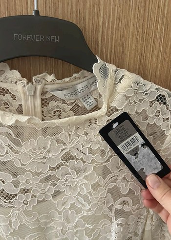 Dantel Detaylı Beyaz Midi Elbise - Görsel 3