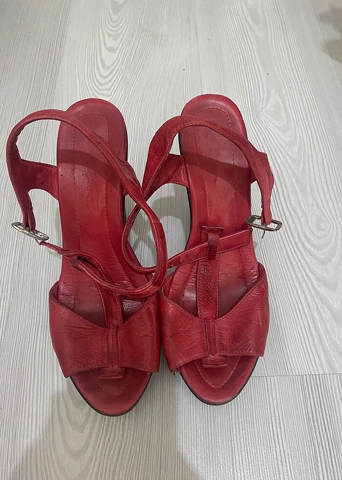 Orijinal deri topuklu ayakkabı - Görsel 2