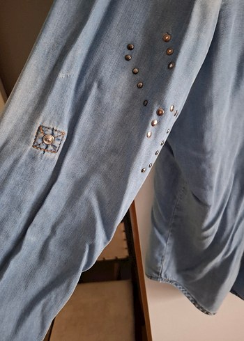 Düğmeli Mavi Denim Kadın Gömlek - Görsel 5