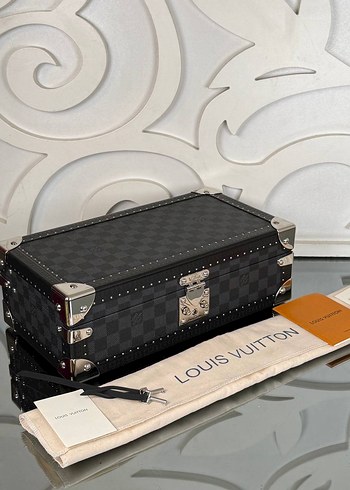 Louis Vuitton Kemer Tokali Siyah Erkek Bavulu