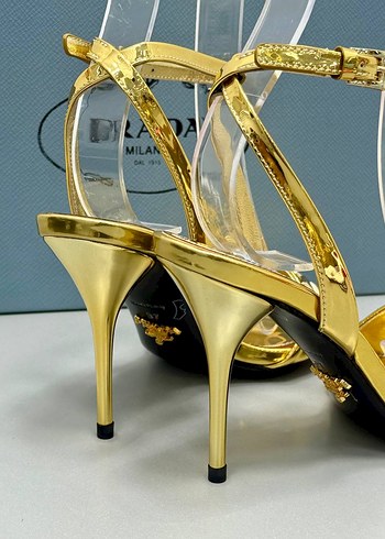 Prada Prada