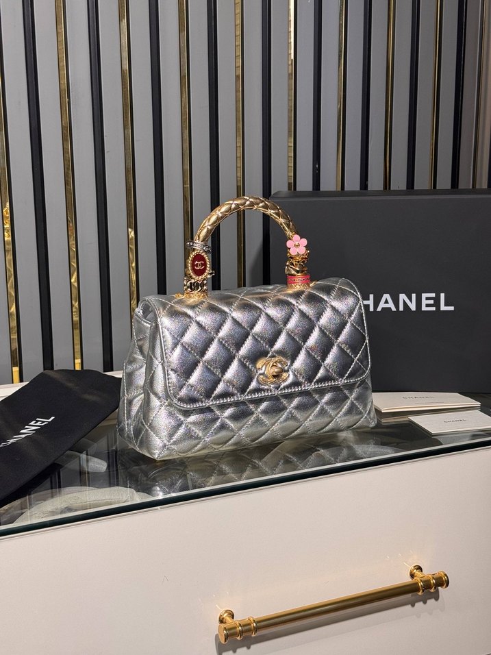 Chanel Siyah Deri Kapitone Kadın Çanta - Görsel 4