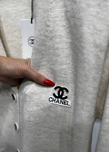Chanel Düğmeli Gri Oversize Hırka - Görsel 4