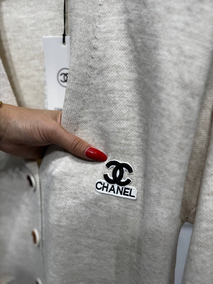 Chanel Düğmeli Gri Oversize Hırka - Görsel 4