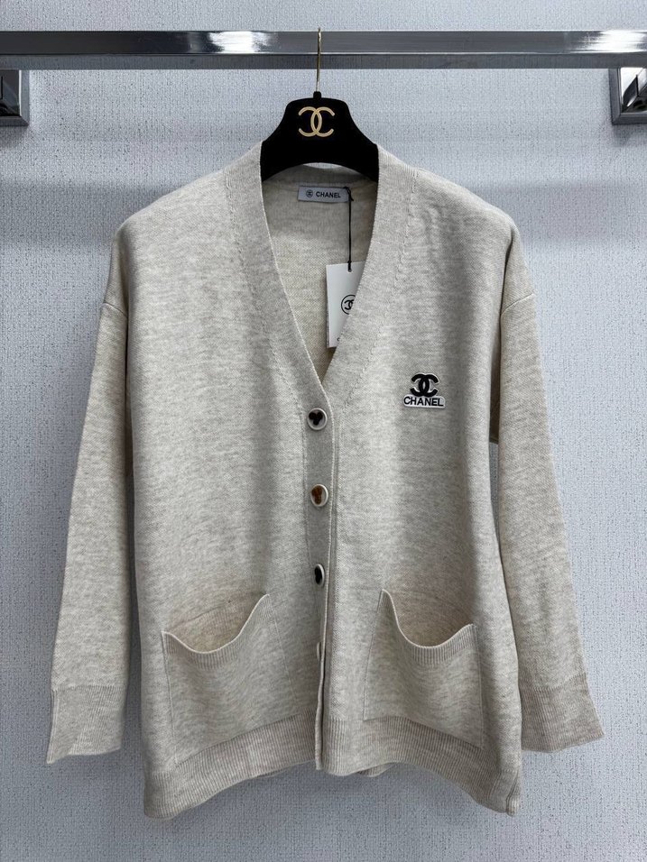 Chanel Düğmeli Gri Oversize Hırka - Görsel 3