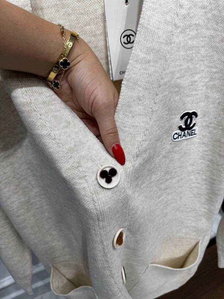 Chanel Düğmeli Gri Oversize Hırka - Görsel 5