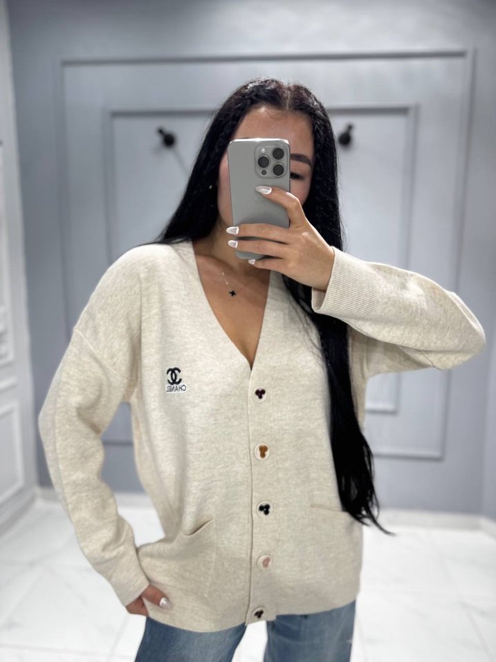 Chanel Düğmeli Gri Oversize Hırka - Görsel 2