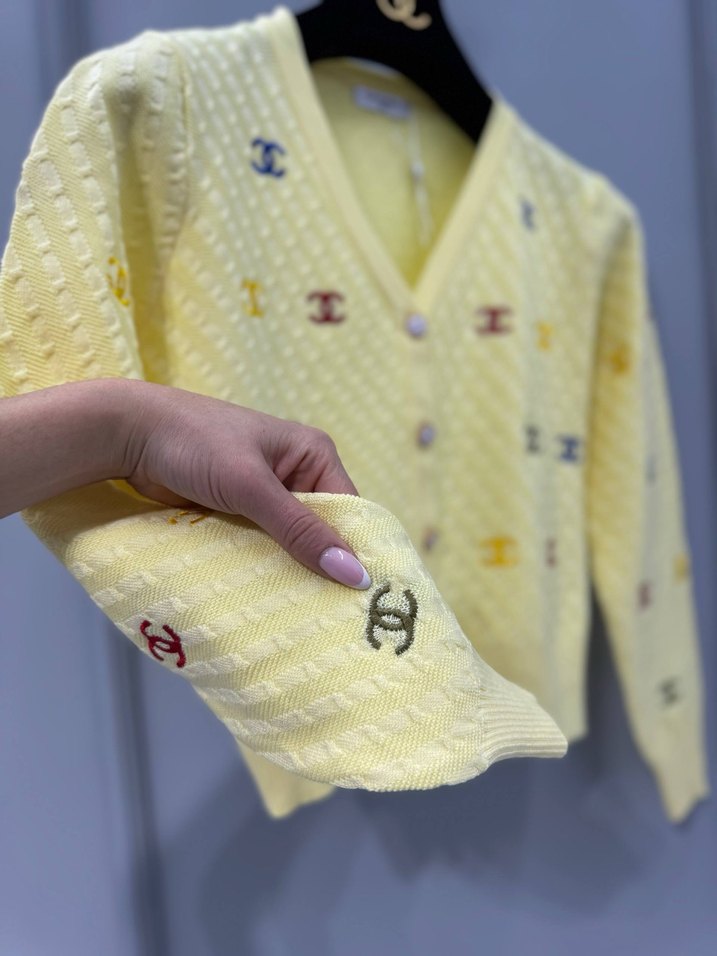 Chanel Düğmeli Sarı Nakışlı Kadın Hırka - Görsel 4