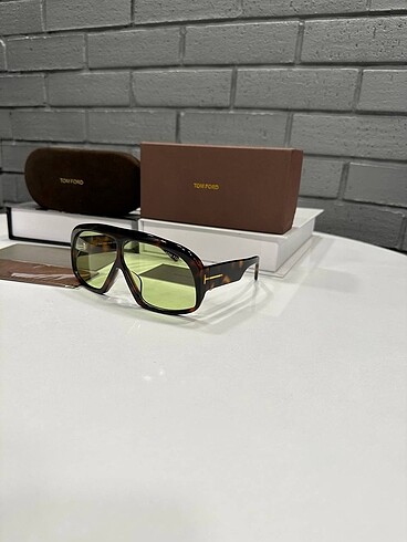 Beden Tom ford