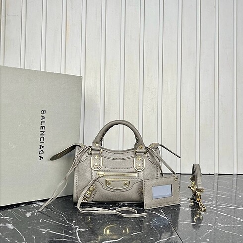  Beden Balenciaga çanta