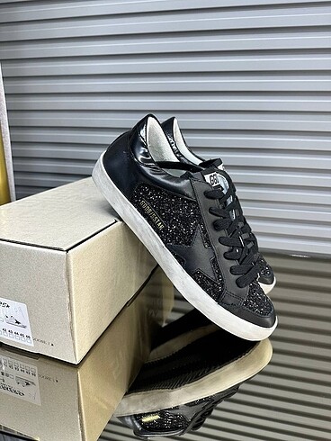 37 Beden siyah Renk Golden goose