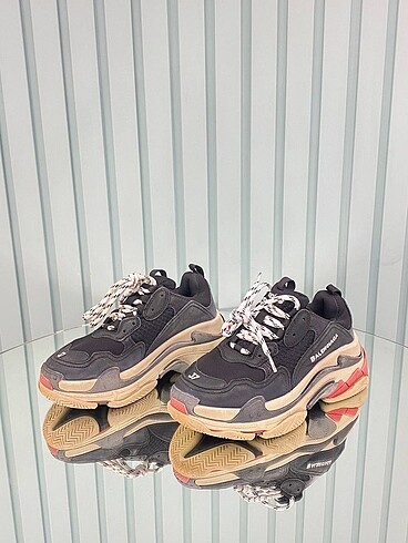 37 Beden Balenciaga