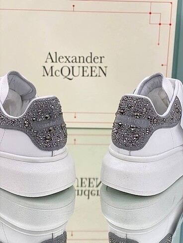 36 Beden beyaz Renk Alexander mcqueen