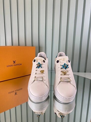 36 Beden Louis Vuitton Time Out Sneaker