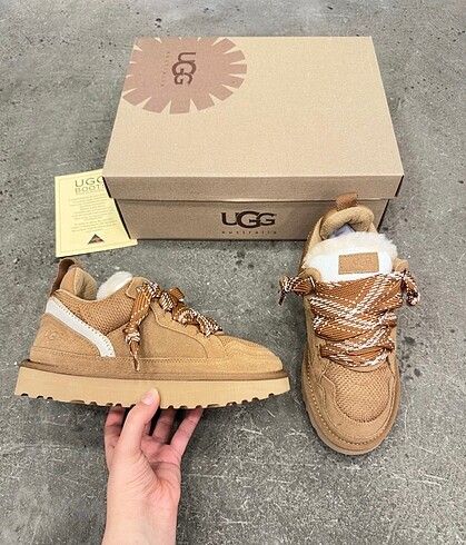 U g g