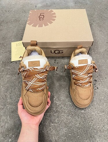 Ugg U g g